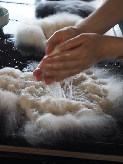 Herz-Wärmflasche EISBÄR - handgefilzt