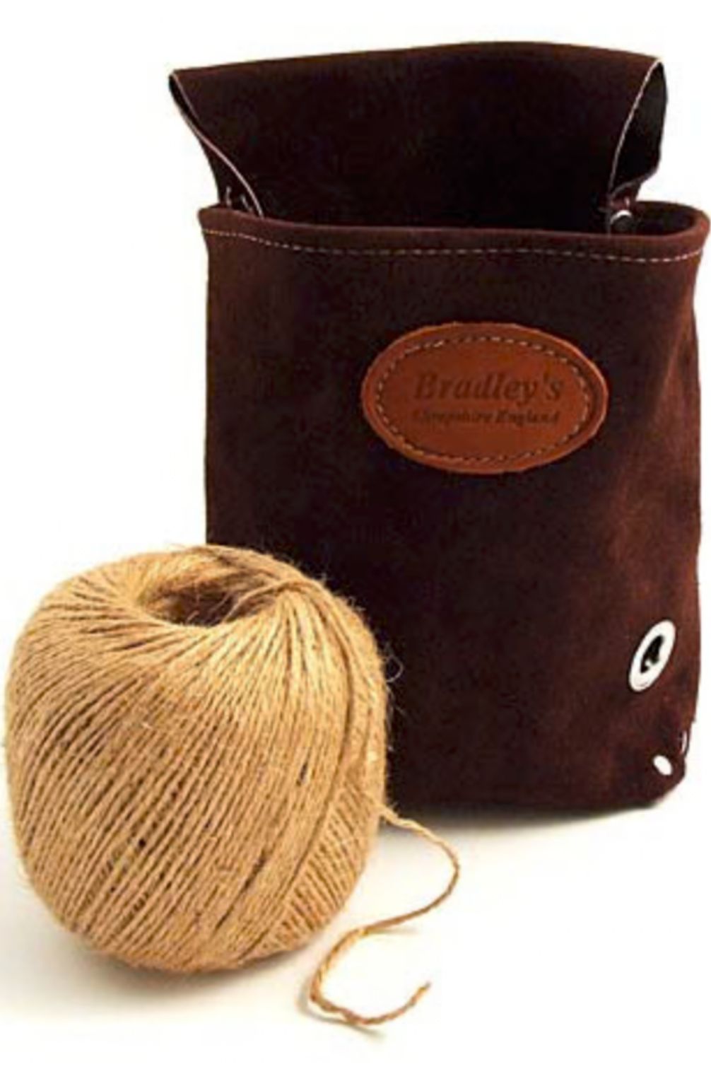 Handgefertigter Leder Schnurhalter für den Gürtel mit Gartenschnur zum Anbinden von Pflanzen.