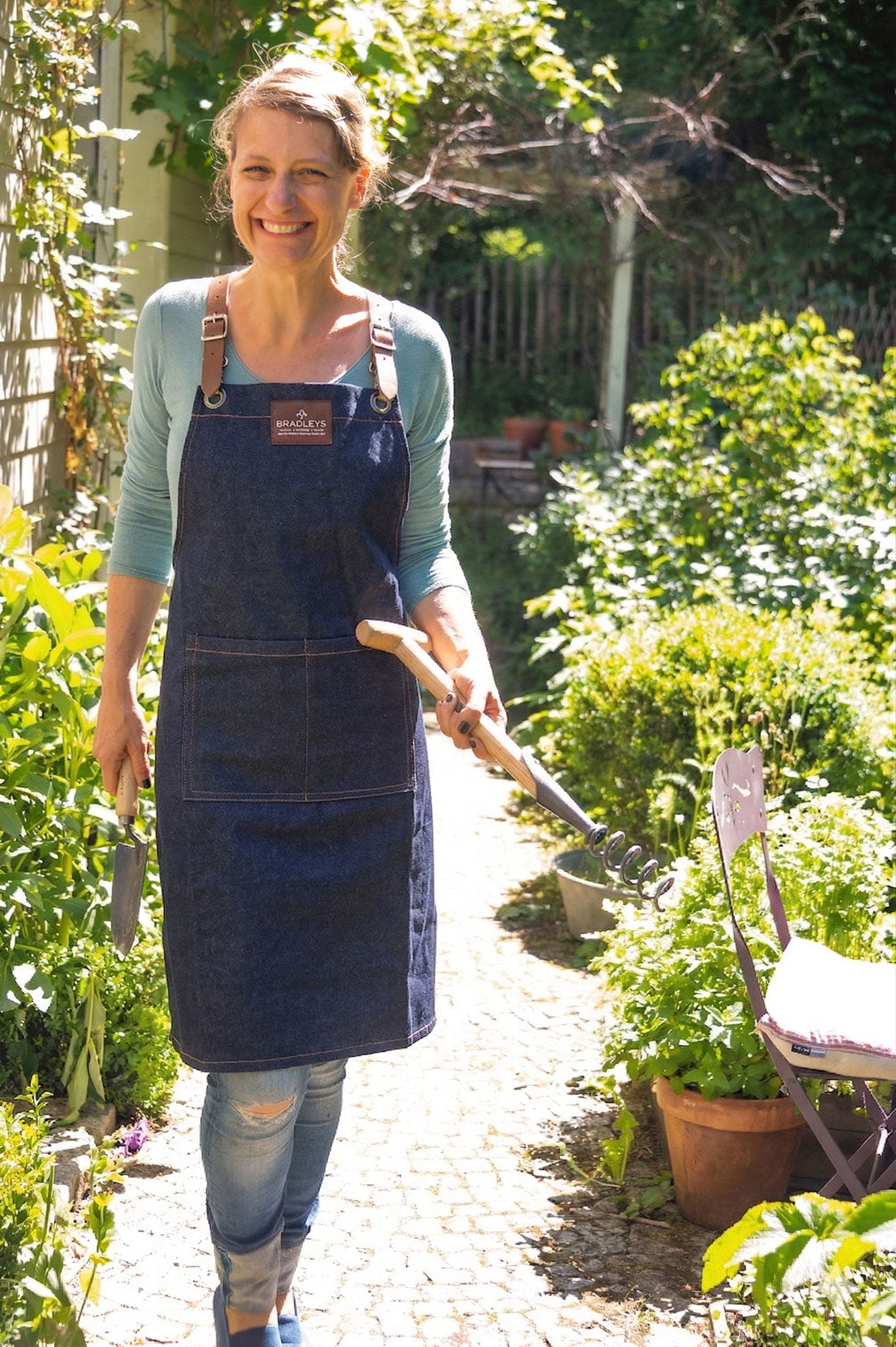 Handgenähte Gartenschürze – Denim